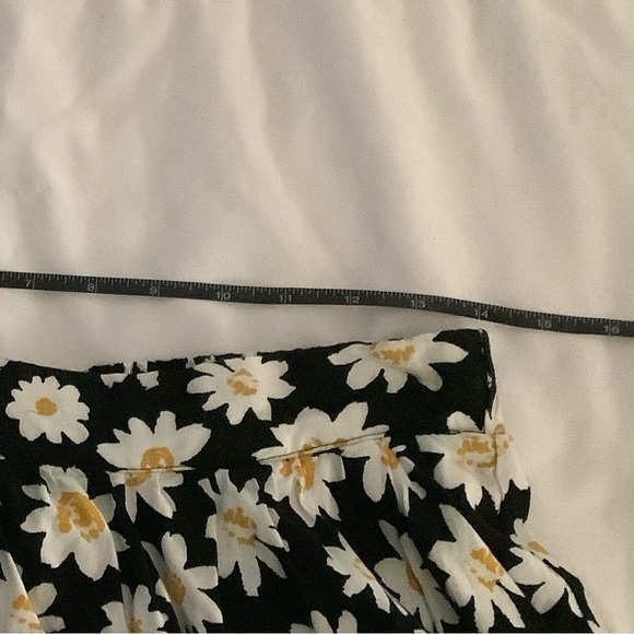 Xhilaration Daisy Skort - Picture 3 of 6